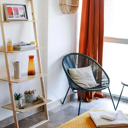 Apartment Avec Parking Vue Sur La Cite De