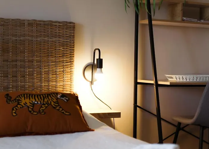 Avec Parking Vue Sur La Cité De