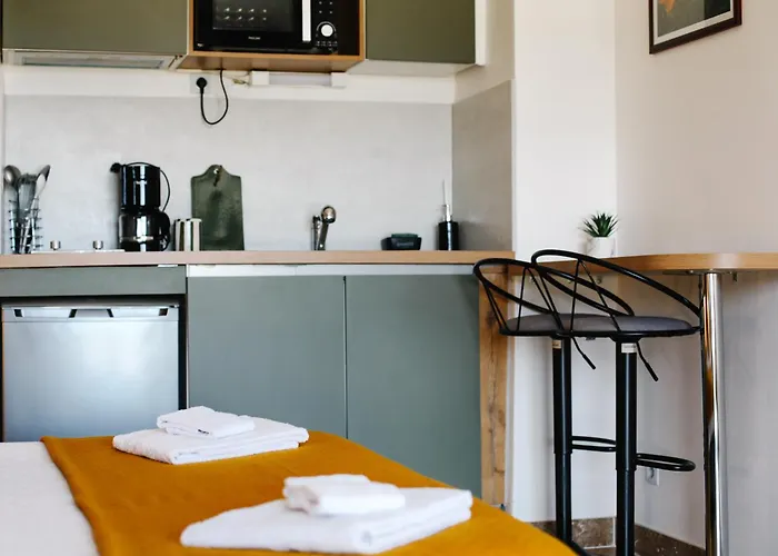 Avec Parking Vue Sur La Cité De