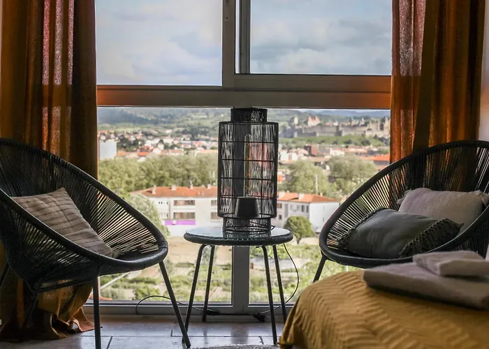 Appartement Avec Parking Vue Sur La Cité De *