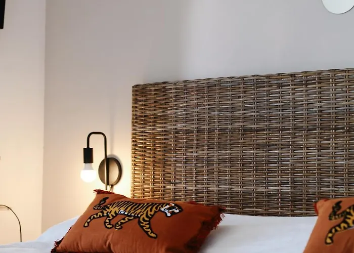 Appartement Avec Parking Vue Sur La Cité De *